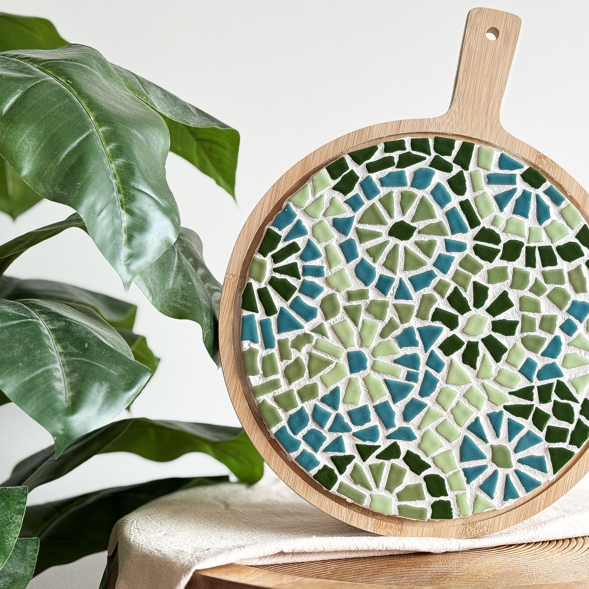DIY Kit Mosaic Round Serving Board