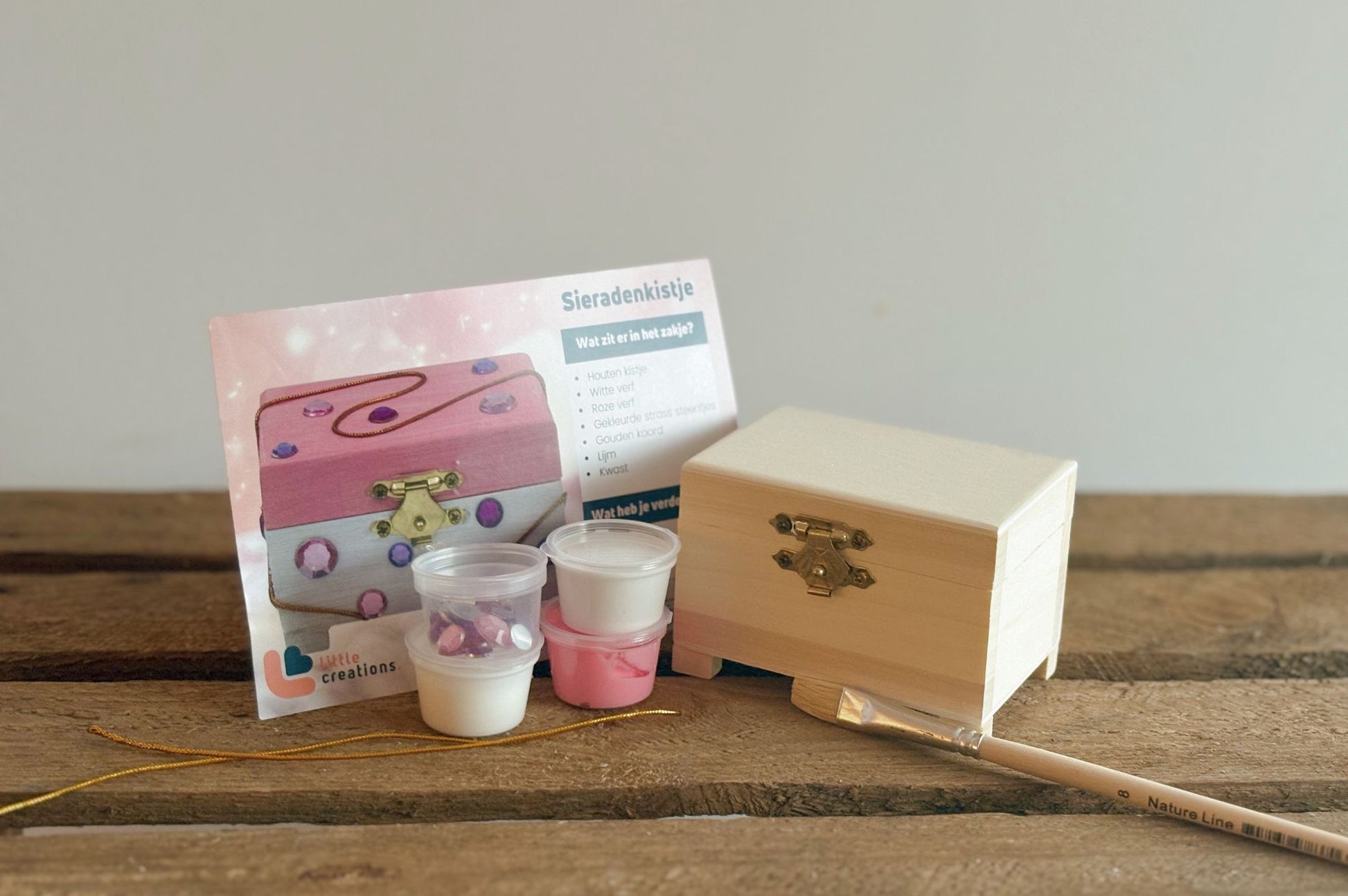 Inhoudfoto Sieradenkistje Roze/Wit open